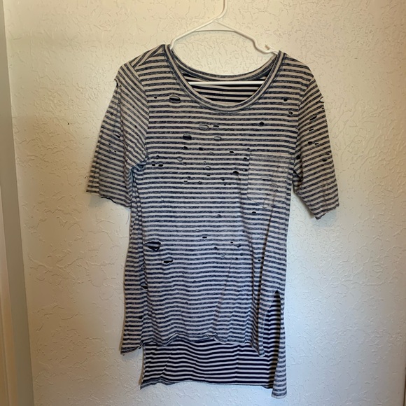 Free people destroyed “tommy” slide slit tee shirt - Picture 9 of 10